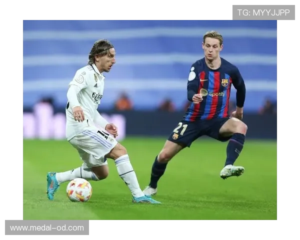 德容 vs 莫德里奇：中场控制与节奏调度差异