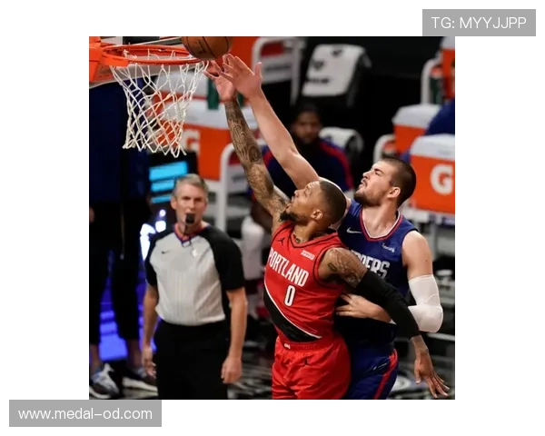 班西蒙斯挡拆对抗伦纳德 制造错位改写球队得分结构