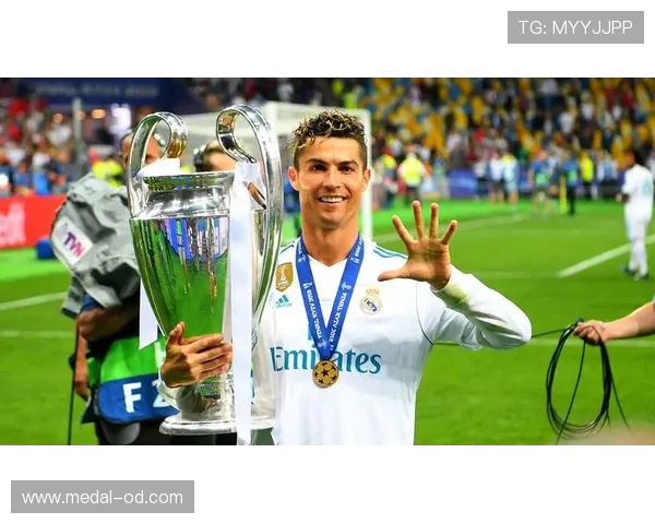 C罗的终结方式与战术角色如何体现其个人主义倾向？